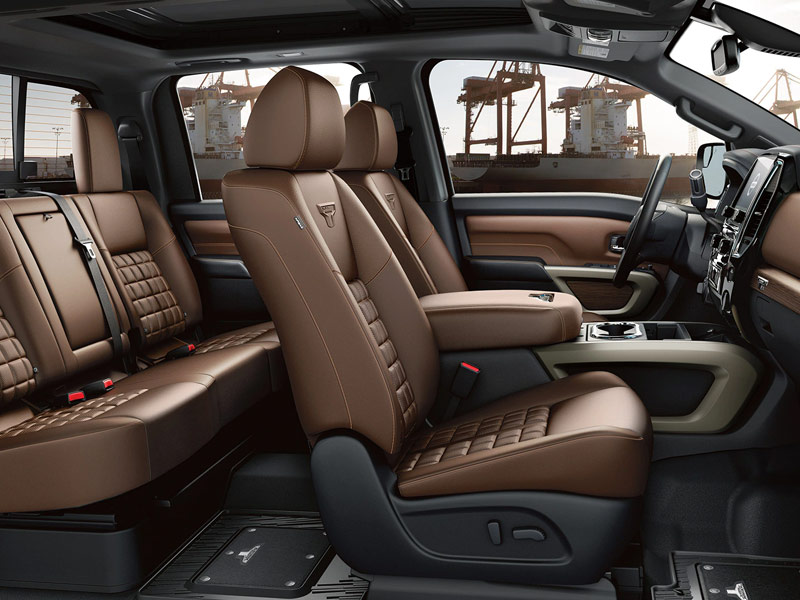 Nissan TITAN