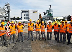 C1_02_Numbers_Employees_284x207px.webp