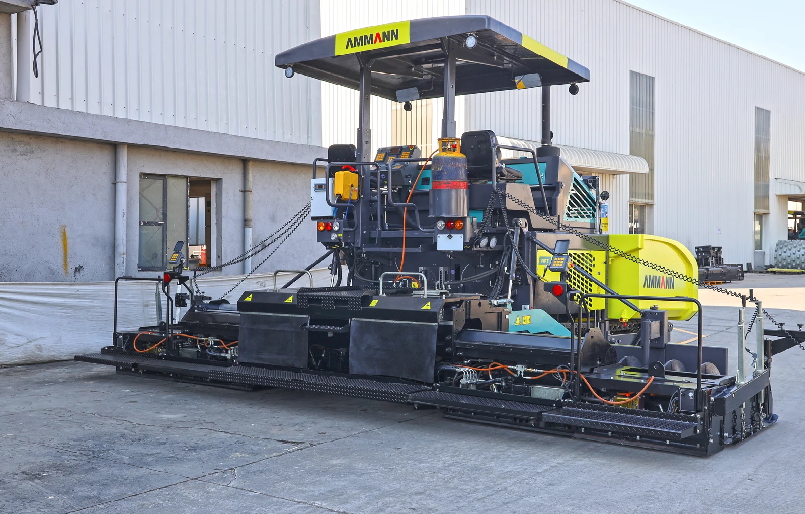 M239_Collage_Web_Images-Ammann-Pavers_ID4.webp