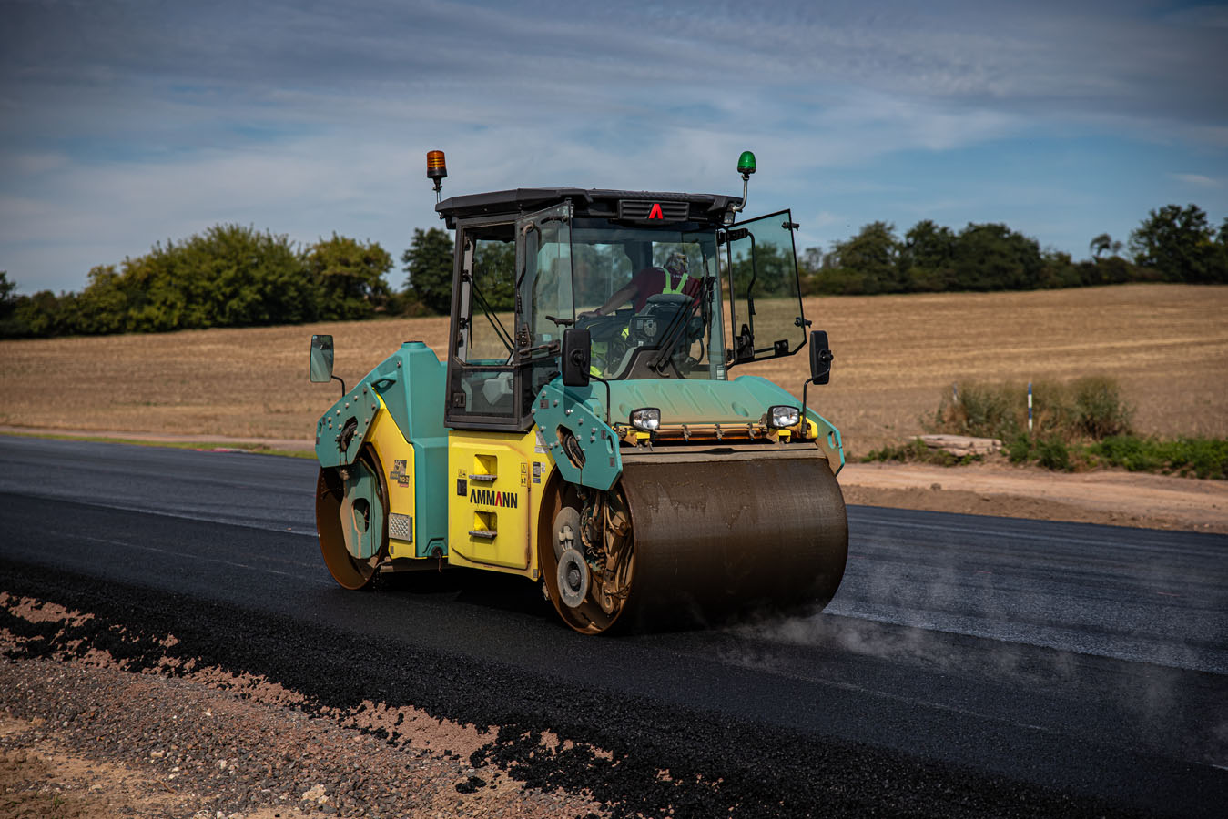 ARX_110-2-Tandem_Roller_jobsite_01_250709.jpg